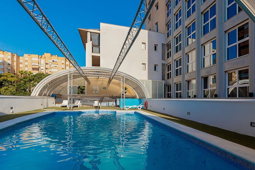 Vertice Sevilla - סביליה (ספרד) - בריכה