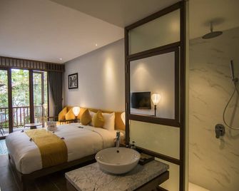 Vinh Hung Old Town Hotel - Hoi An - Bedroom