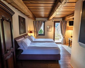 Wine & Art Relais Vallombrosa - Sessa - Schlafzimmer