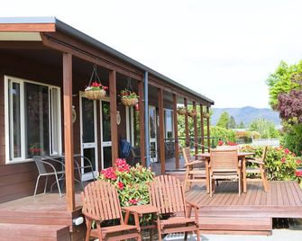 Blue Ridge Studios and Bed & Breakfast - Te Anau - Patio