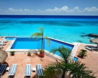 Dramatic Oceanfront Condo with Double Master Suites - Cozumel - Pool