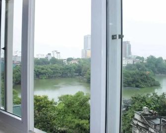 Holiday Lakeview Hotel - Hanoi - Balcón