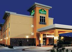 La Quinta Inn & Suites Claremore - Claremore - Bâtiment