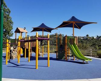 New, Fun Get Away, Vaulted Ceiling, Pool, Hot Tub, New - San Diego