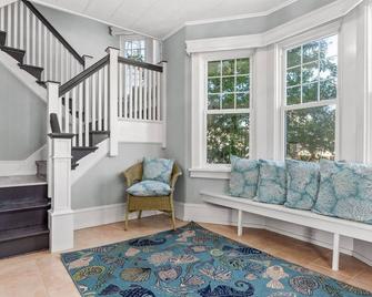 Large Patio with Ocean Views Beach Block Parking Unit 3 - Ventnor City - Living room