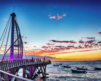 Emperador Vallarta Beachfront Hotel and Suites - Puerto Vallarta