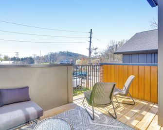 St Elmo Townhome Walk to River, Incline and Dining - Chattanooga - Balcony