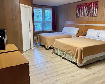 Muskoka Nights - Gravenhurst - Bedroom