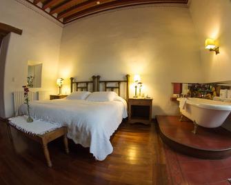 Hotel Posada La Basilica - Pátzcuaro - Bedroom