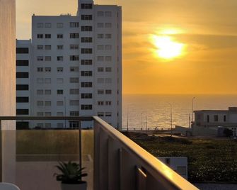 Seaview 1-Bedroom Apartment Walk to Beach & Restaurants, Sta Cruz Torres Vedras - A dos Cunhados - Balcón