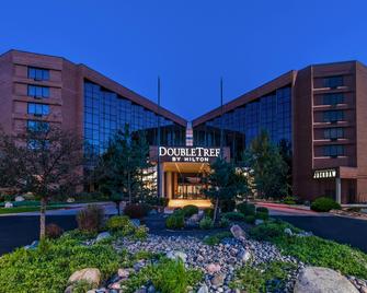 DoubleTree by Hilton Denver-Aurora - Aurora - Building