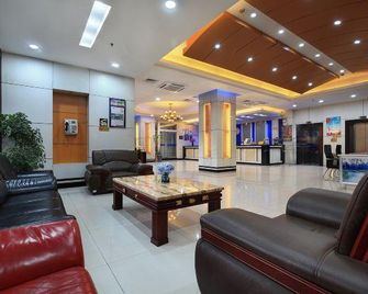Minhang Hotel (Guilin Railway Station & Elephant Trunk Hill Park Branch) - Guilin - Lobby