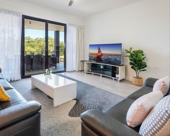 The Bay Apartments - הרוויי ביי - סלון