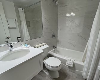 Arbutus Inn - Victoria - Bathroom