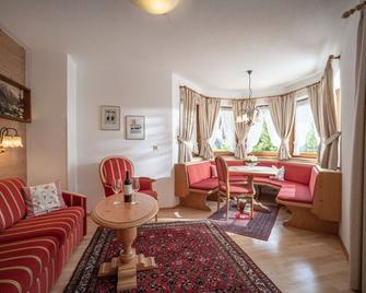Hotel Viktoria & Landhaus Joggl - Zillertal - Wohnzimmer