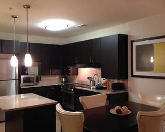 National at Tysons II - Tysons - Kitchen
