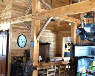 Guest House surrounded by national forest - Lincoln - Spisestue