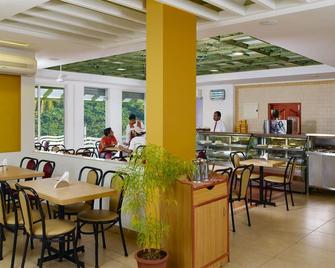 Hotel Abad - Kochi - Restoran