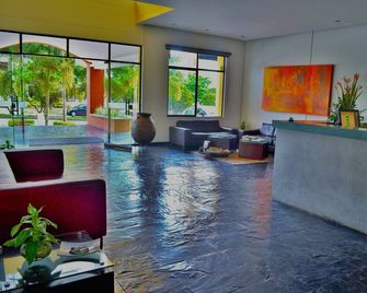 Hotel Pinares Plaza - Pereira - Hành lang
