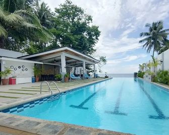Sea Horizon Resort - Zamboanguita - Pool