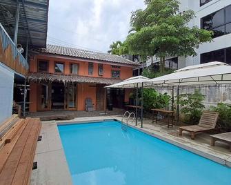 Spacious 6-bedroom villa in lovely Rawai with WiFi, fitness room and pool - Rawai - Pool