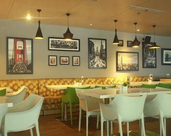 Pomelotel Patra Kuningan Jakarta - ג'קרטה - מסעדה