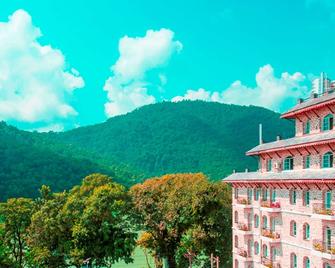 Glacier Hotel Pokhara - פוחארה - בניין