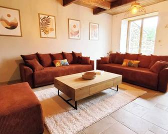 La Maison d'Equilly - La Haye-Pesnel - Sala de estar