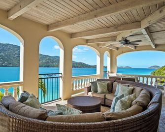 Magen's Bay Luxury Beachfront Villa // 10% off September 2026 Weeks - Saint Thomas Island - Balcón