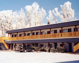 Western Lodge - Steamboat Springs - Building