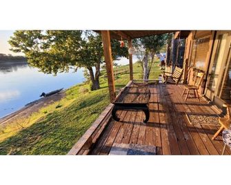 Quaint peaceful waterfront cabin #3, 1 bedroom, upper. - St Joseph - Terasa