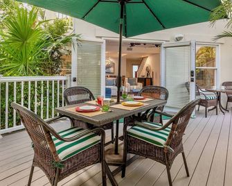 Banana Blossoms by Last Key Realty - Key West - Varanda