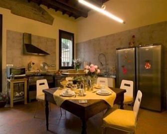 Ada B&B - Ferrara - Comedor