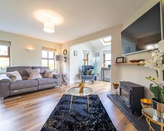 Dingle View - 37 Tír Na Fiuise - Dingle - Living room