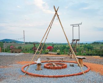 Baannok at Motakhian - Ban Mo Takhian