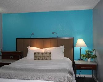 Naval Suites - Bremerton