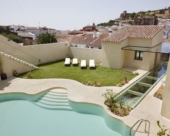 Hotel Restaurante Galeria Essentia - Aracena