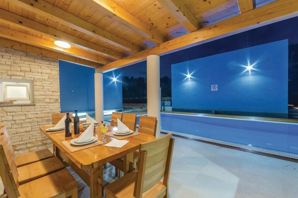 Two-Bedroom Apartment In Veli Rat - Veli Rat - חדר אוכל