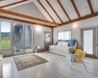 Maplewood Haven - Waitsfield - Living room