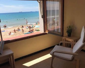 El Faro Apartaments Platja Llarga-Les Salines-Tgn - Tarragona - Balcón