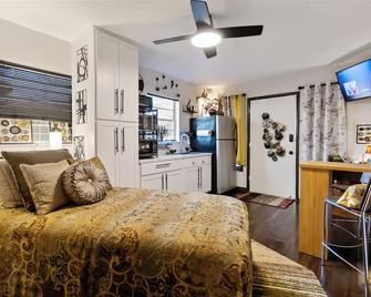 Smart & Functional XL Studio Perfect 4 Singles Just 20 Mins from Downtown Dallas - 댈러스 - 침실