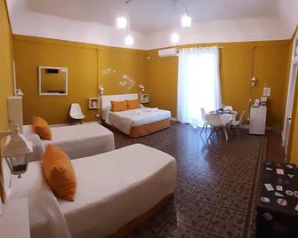 B&B Kike - Catania - Camera da letto