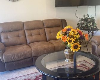 Castle Rock - Flagstaff - Living room