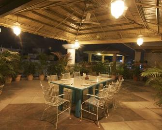 Hotel Amrta - Nagpur - Patio