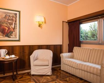Santa Barbara Hotel - San Donato Milanese - Living room