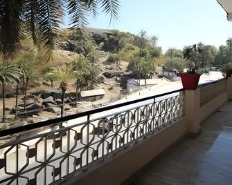Hotel Hill Top Mount Abu by Ashoka - Mount Abu - Balcony