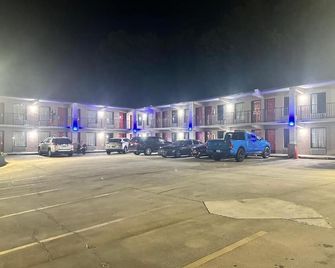Regency Inn - Riverdale