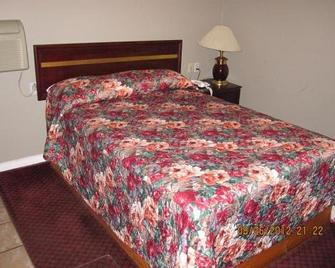 Crestwood Motel - Burlington - Bedroom