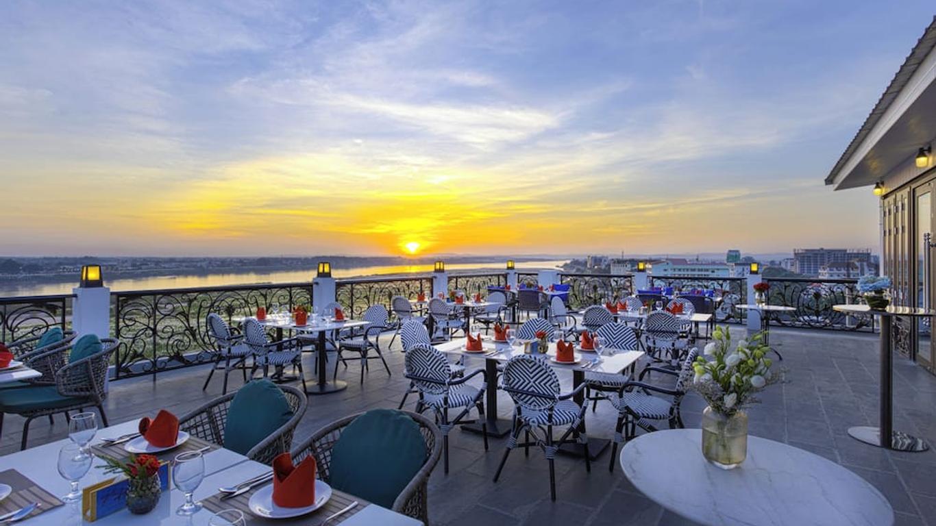 La Seine Hotel