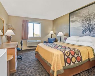 Super 8 by Wyndham Spokane/West - ספוקיין - חדר שינה